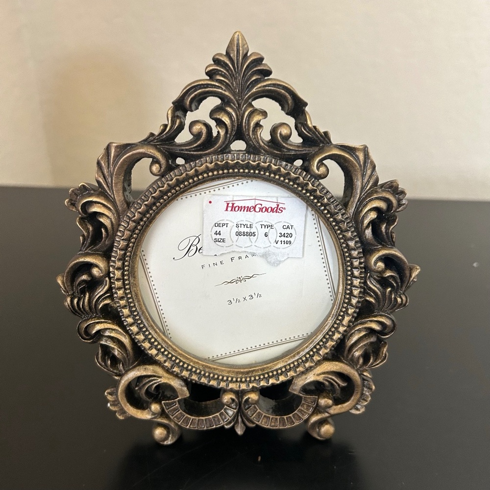 Picture Frame 3 1/2 x 3 1/2 . NWT